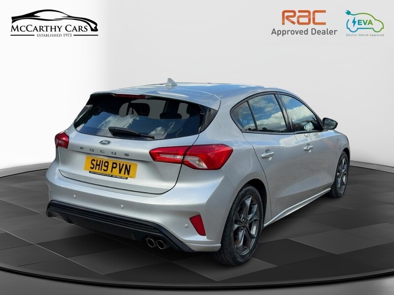 Ford 1.0T ECOBOOST ST-LINE HATCHBACK 5DR PETROL MANUAL SAT NAV BLUETOOTH DAB STEREO PARKING AIDS JUST 2 OWNERS SAME OWNER FOR 3 YEARS ONLY 69000 MILES SH 72-74 Mitcham Road