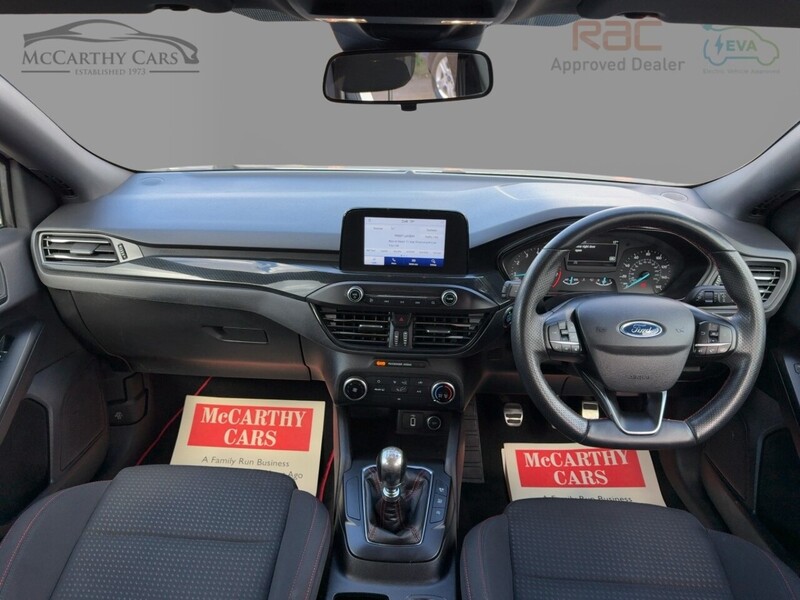 Ford 1.0T ECOBOOST ST-LINE HATCHBACK 5DR PETROL MANUAL SAT NAV BLUETOOTH DAB STEREO PARKING AIDS JUST 2 OWNERS SAME OWNER FOR 3 YEARS ONLY 69000 MILES SH 72-74 Mitcham Road