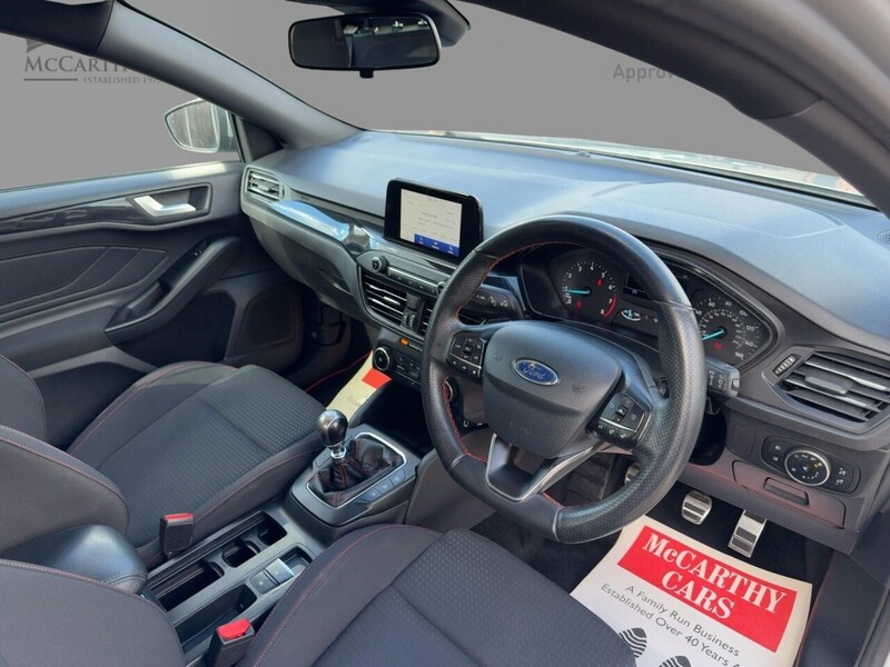 Ford 1.0T ECOBOOST ST-LINE HATCHBACK 5DR PETROL MANUAL SAT NAV BLUETOOTH DAB STEREO PARKING AIDS JUST 2 OWNERS SAME OWNER FOR 3 YEARS ONLY 69000 MILES SH 72-74 Mitcham Road