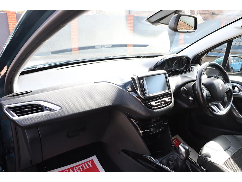 Peugeot 1.2 PURETECH ALLURE SUV 5DR PETROL MANUAL SAT NAV BLUETOOTH DAB STEREO APPLE CARPLAY PARKING AIDS SAME OWNER FOR 4 YEARS 43000 MILES SH NO ULEZ CHARGE 72-74 Mitcham Road
