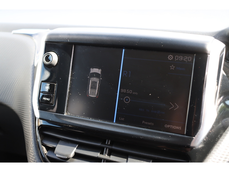 Peugeot 1.2 PURETECH ALLURE SUV 5DR PETROL MANUAL SAT NAV BLUETOOTH DAB STEREO APPLE CARPLAY PARKING AIDS SAME OWNER FOR 4 YEARS 43000 MILES SH NO ULEZ CHARGE 72-74 Mitcham Road