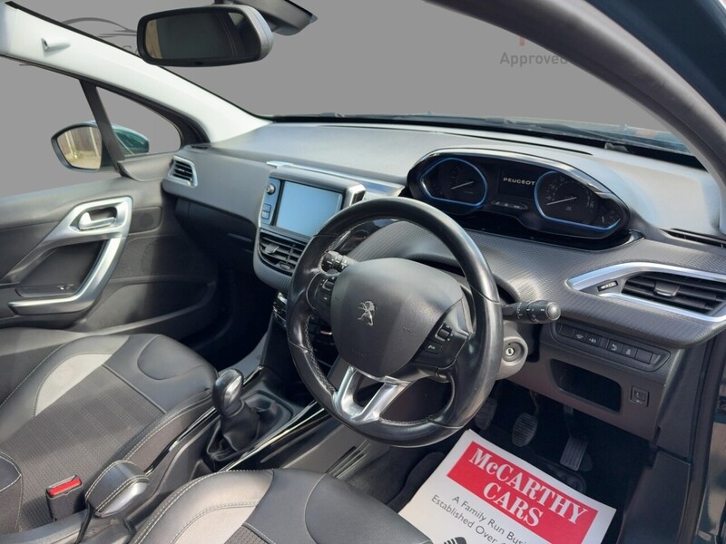 Peugeot 1.2 PURETECH ALLURE SUV 5DR PETROL MANUAL SAT NAV BLUETOOTH DAB STEREO APPLE CARPLAY PARKING AIDS SAME OWNER FOR 4 YEARS 43000 MILES SH NO ULEZ CHARGE 72-74 Mitcham Road