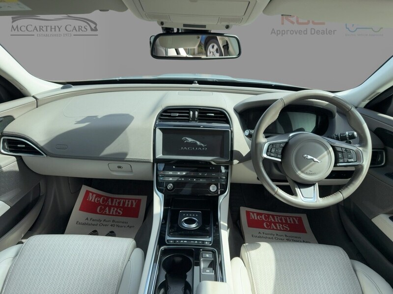 Jaguar 2.0I PORTFOLIO SALOON 4DR PETROL AWD AUTO HEATED SEATS SAT NAV BLUETOOTH DAB STEREO REAR CAMERA WITH PARKING AIDS ONLY 58000 MILES SH NO ULEZ CHARGE 72-74 Mitcham Road