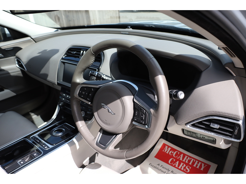 Jaguar 2.0I PORTFOLIO SALOON 4DR PETROL AWD AUTO HEATED SEATS SAT NAV BLUETOOTH DAB STEREO REAR CAMERA WITH PARKING AIDS ONLY 58000 MILES SH NO ULEZ CHARGE 72-74 Mitcham Road