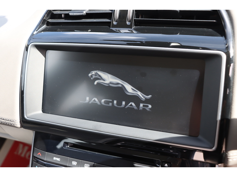 Jaguar 2.0I PORTFOLIO SALOON 4DR PETROL AWD AUTO HEATED SEATS SAT NAV BLUETOOTH DAB STEREO REAR CAMERA WITH PARKING AIDS ONLY 58000 MILES SH NO ULEZ CHARGE 72-74 Mitcham Road