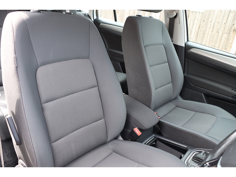 Volkswagen 1.4 TSI BLUEMOTION TECH SE MPV 5DR PETROL DSG AUTO BLUETOOTH DAB STEREO PARKING AIDS 2 OWNERS SAME OWNER FOR 7 YEARS ONLY 63000 MILES FSH 7 SERVICES 72-74 Mitcham Road