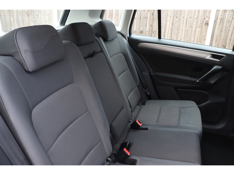 Volkswagen 1.4 TSI BLUEMOTION TECH SE MPV 5DR PETROL DSG AUTO BLUETOOTH DAB STEREO PARKING AIDS 2 OWNERS SAME OWNER FOR 7 YEARS ONLY 63000 MILES FSH 7 SERVICES 72-74 Mitcham Road