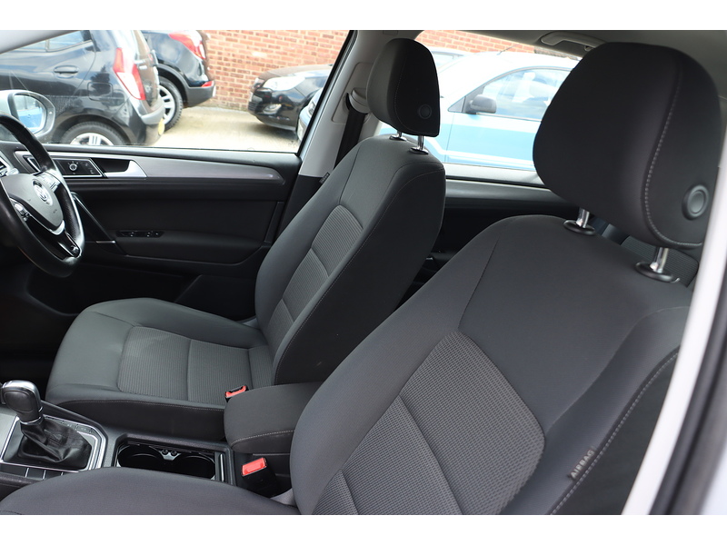 Volkswagen 1.4 TSI BLUEMOTION TECH SE MPV 5DR PETROL DSG AUTO BLUETOOTH DAB STEREO PARKING AIDS 2 OWNERS SAME OWNER FOR 7 YEARS ONLY 63000 MILES FSH 7 SERVICES 72-74 Mitcham Road