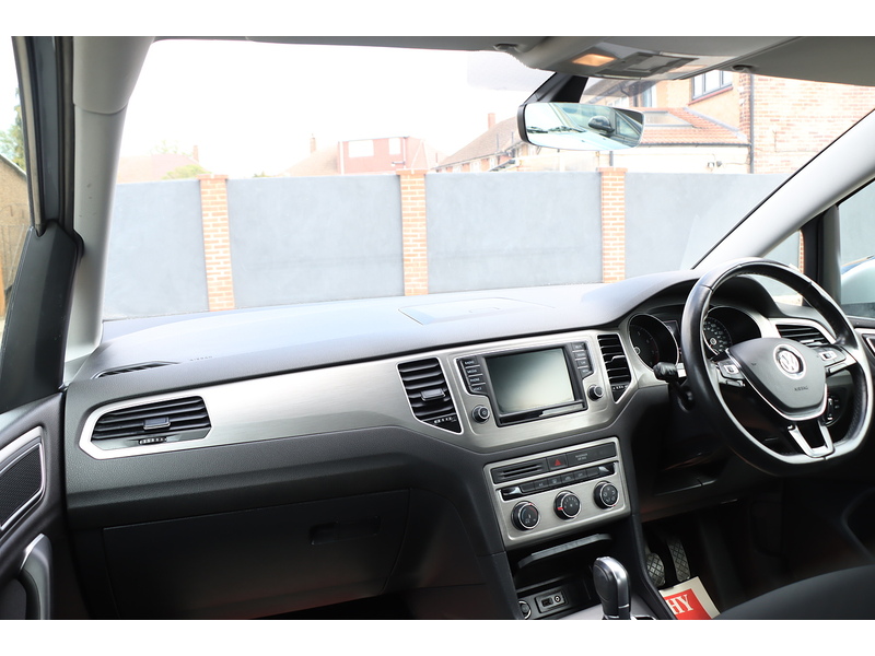 Volkswagen 1.4 TSI BLUEMOTION TECH SE MPV 5DR PETROL DSG AUTO BLUETOOTH DAB STEREO PARKING AIDS 2 OWNERS SAME OWNER FOR 7 YEARS ONLY 63000 MILES FSH 7 SERVICES 72-74 Mitcham Road