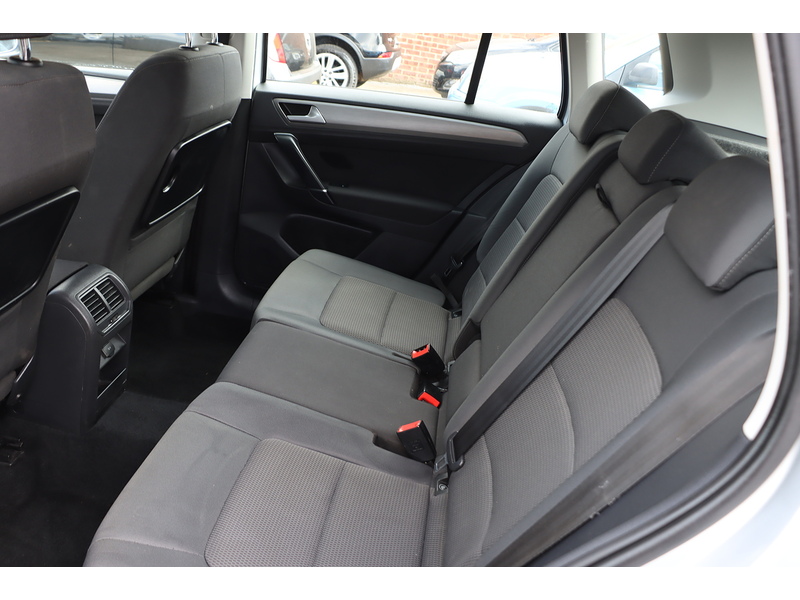 Volkswagen 1.4 TSI BLUEMOTION TECH SE MPV 5DR PETROL DSG AUTO BLUETOOTH DAB STEREO PARKING AIDS 2 OWNERS SAME OWNER FOR 7 YEARS ONLY 63000 MILES FSH 7 SERVICES 72-74 Mitcham Road