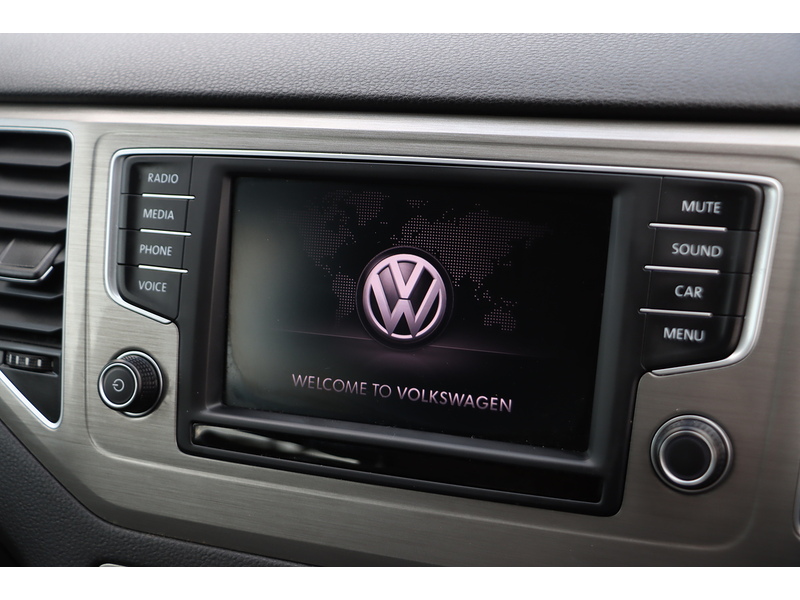 Volkswagen 1.4 TSI BLUEMOTION TECH SE MPV 5DR PETROL DSG AUTO BLUETOOTH DAB STEREO PARKING AIDS 2 OWNERS SAME OWNER FOR 7 YEARS ONLY 63000 MILES FSH 7 SERVICES 72-74 Mitcham Road