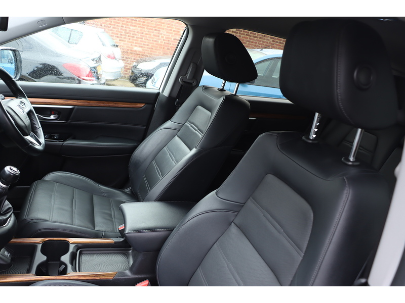 Honda 1.5 VTEC TURBO SR SUV 5DR PETROL 4WD MANUAL HEATED SEATS SATNAV BLUETOOTH DAB STEREO REAR CAMERA PARKING AIDS 2 OWNERS ONLY 55000 MILES FSH 7 SERVICES 72-74 Mitcham Road