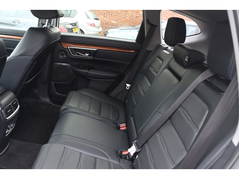 Honda 1.5 VTEC TURBO SR SUV 5DR PETROL 4WD MANUAL HEATED SEATS SATNAV BLUETOOTH DAB STEREO REAR CAMERA PARKING AIDS 2 OWNERS ONLY 55000 MILES FSH 7 SERVICES 72-74 Mitcham Road