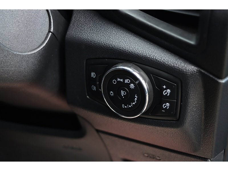 Ford 1.0T ECOBOOST TITANIUM SUV 5DR PETROL AUTO SUNROOF HEATED SEATS SATNAV BLUETOOTH DAB STEREO APPLE CARPLAY REAR CAMERA PARKING AIDS ONLY 37000 MILES SH 72-74 Mitcham Road