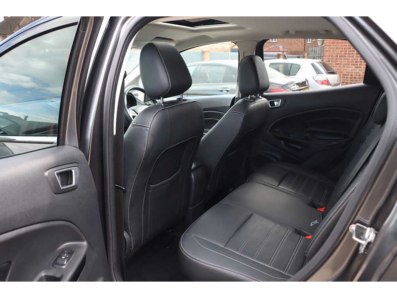 Ford 1.0T ECOBOOST TITANIUM SUV 5DR PETROL AUTO SUNROOF HEATED SEATS SATNAV BLUETOOTH DAB STEREO APPLE CARPLAY REAR CAMERA PARKING AIDS ONLY 37000 MILES SH 72-74 Mitcham Road