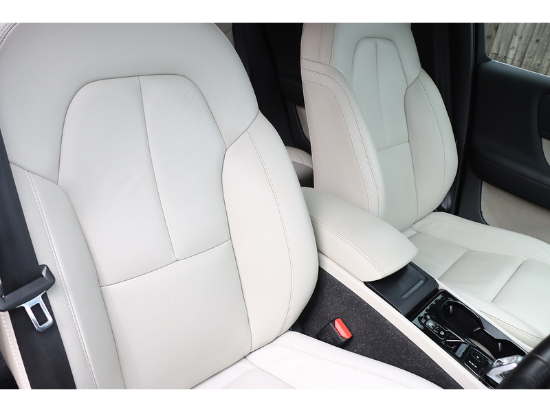 Volvo 2.0 B4 MHEV INSCRIPTION PRO SUV 5DR PETROL HYBRID AUTO HEATED SEATS SATNAV BLUETOOTH DAB STEREO PARKING AIDS JUST 1 OWNER FROM NEW ONLY 19000 MILES SH 92-96 Mitcham Road