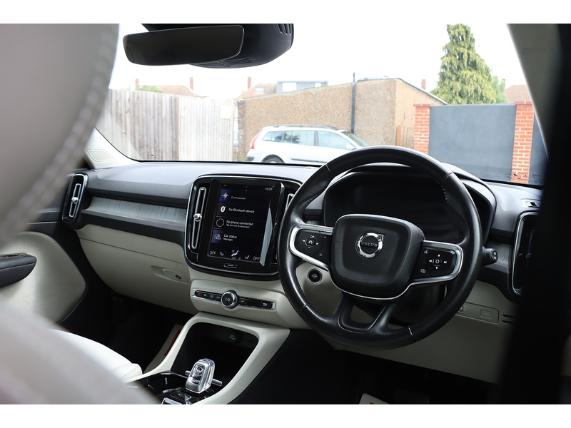 Volvo 2.0 B4 MHEV INSCRIPTION PRO SUV 5DR PETROL HYBRID AUTO HEATED SEATS SATNAV BLUETOOTH DAB STEREO PARKING AIDS JUST 1 OWNER FROM NEW ONLY 19000 MILES SH 92-96 Mitcham Road
