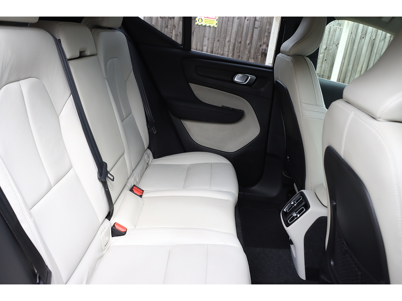 Volvo 2.0 B4 MHEV INSCRIPTION PRO SUV 5DR PETROL HYBRID AUTO HEATED SEATS SATNAV BLUETOOTH DAB STEREO PARKING AIDS JUST 1 OWNER FROM NEW ONLY 19000 MILES SH 92-96 Mitcham Road
