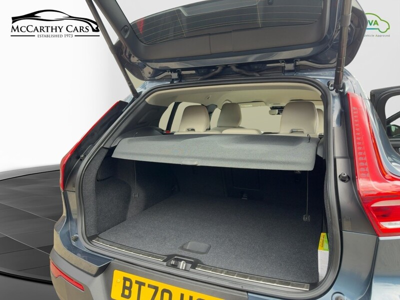 Volvo 2.0 B4 MHEV INSCRIPTION PRO SUV 5DR PETROL HYBRID AUTO HEATED SEATS SATNAV BLUETOOTH DAB STEREO PARKING AIDS JUST 1 OWNER FROM NEW ONLY 19000 MILES SH 92-96 Mitcham Road