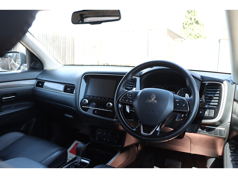 Mitsubishi 2.0 MIVEC EXCEED SUV 5DR PETROL CVT 4WD AUTO 7 SEATER HEATED SEATS SAT NAV BLUETOOTH DAB STEREO APPLE CARPLAY REAR & 360 CAMERA 1 OWNER 23000 MILES SH 72-74 Mitcham Road