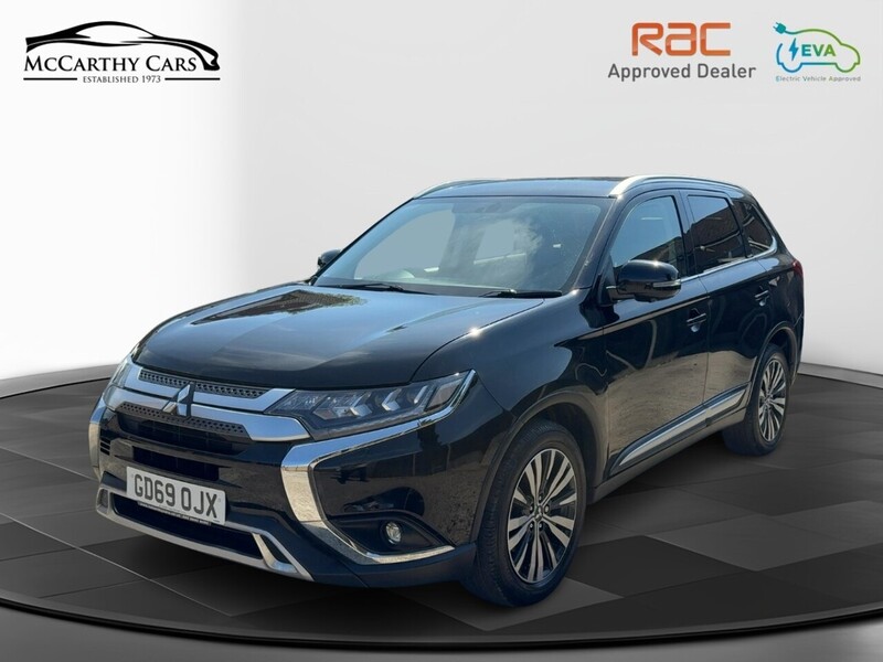 Mitsubishi 2.0 MIVEC EXCEED SUV 5DR PETROL CVT 4WD AUTO 7 SEATER HEATED SEATS SAT NAV BLUETOOTH DAB STEREO APPLE CARPLAY REAR & 360 CAMERA 1 OWNER 23000 MILES SH 72-74 Mitcham Road