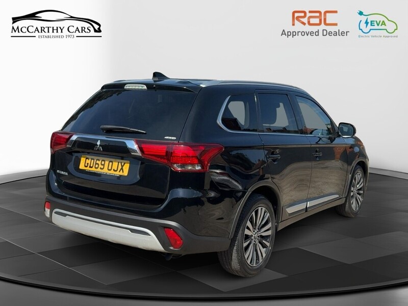 Mitsubishi 2.0 MIVEC EXCEED SUV 5DR PETROL CVT 4WD AUTO 7 SEATER HEATED SEATS SAT NAV BLUETOOTH DAB STEREO APPLE CARPLAY REAR & 360 CAMERA 1 OWNER 23000 MILES SH 72-74 Mitcham Road
