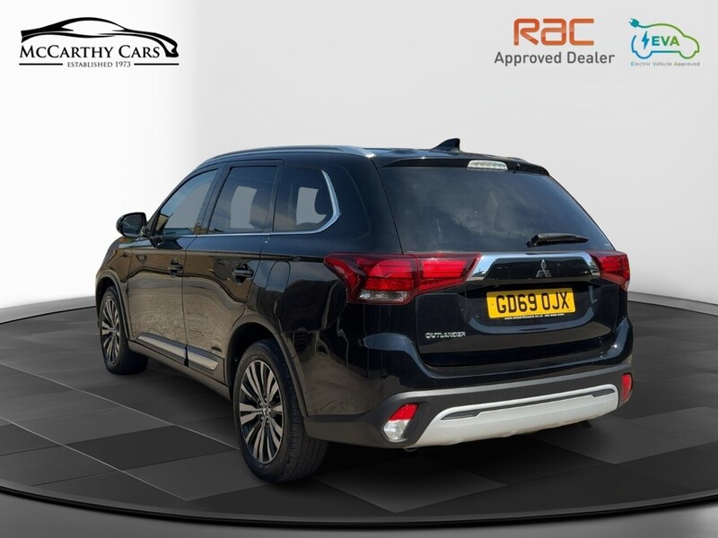 Mitsubishi 2.0 MIVEC EXCEED SUV 5DR PETROL CVT 4WD AUTO 7 SEATER HEATED SEATS SAT NAV BLUETOOTH DAB STEREO APPLE CARPLAY REAR & 360 CAMERA 1 OWNER 23000 MILES SH 72-74 Mitcham Road