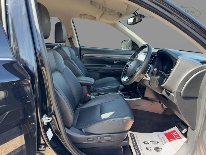 Mitsubishi 2.0 MIVEC EXCEED SUV 5DR PETROL CVT 4WD AUTO 7 SEATER HEATED SEATS SAT NAV BLUETOOTH DAB STEREO APPLE CARPLAY REAR & 360 CAMERA 1 OWNER 23000 MILES SH 72-74 Mitcham Road