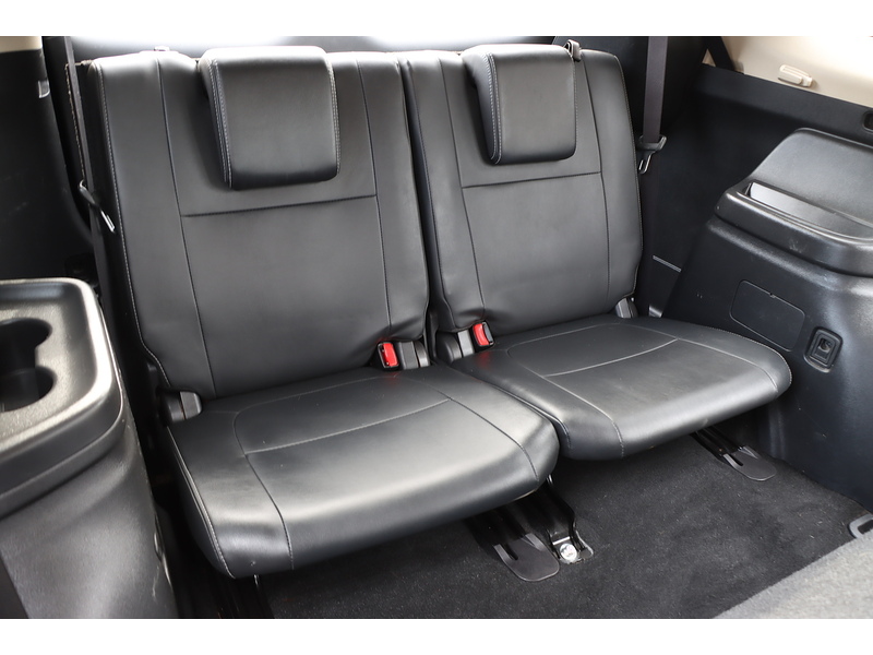 Mitsubishi 2.0 MIVEC EXCEED SUV 5DR PETROL CVT 4WD AUTO 7 SEATER HEATED SEATS SAT NAV BLUETOOTH DAB STEREO APPLE CARPLAY REAR & 360 CAMERA 1 OWNER 23000 MILES SH 72-74 Mitcham Road