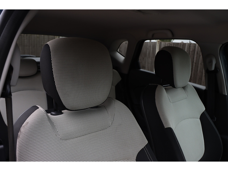 Renault 0.9 TCE ENERGY ICONIC SUV 5DR PETROL MANUAL SAT NAV BLUETOOTH STEREO AUX/USB INPUT PARKING AIDS JUST 2 OWNERS ONLY 75000 MILES SH NO ULEZ CHARGE 72-74 Mitcham Road