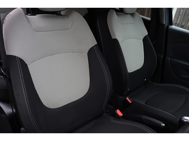 Renault 0.9 TCE ENERGY ICONIC SUV 5DR PETROL MANUAL SAT NAV BLUETOOTH STEREO AUX/USB INPUT PARKING AIDS JUST 2 OWNERS ONLY 75000 MILES SH NO ULEZ CHARGE 72-74 Mitcham Road