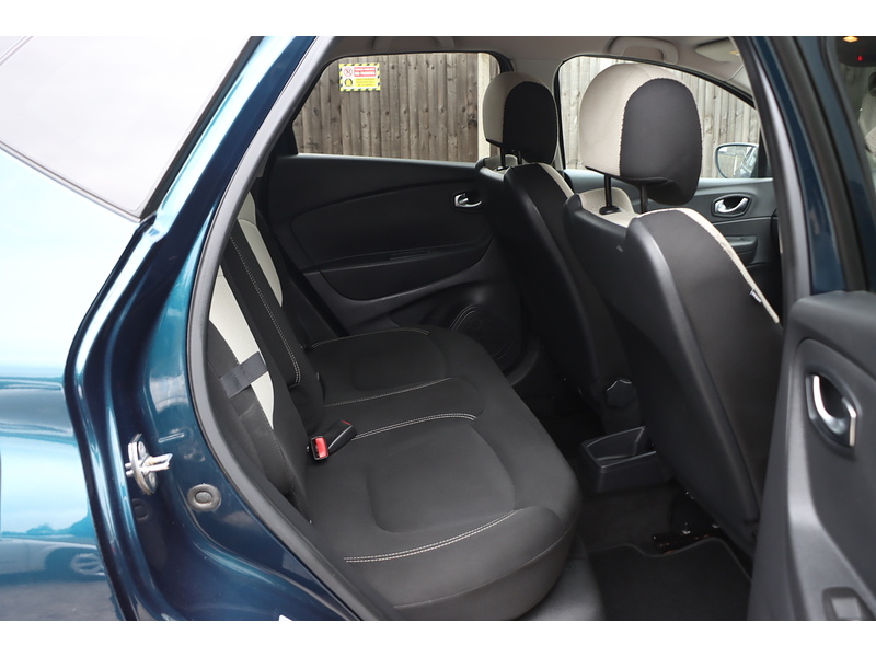 Renault 0.9 TCE ENERGY ICONIC SUV 5DR PETROL MANUAL SAT NAV BLUETOOTH STEREO AUX/USB INPUT PARKING AIDS JUST 2 OWNERS ONLY 75000 MILES SH NO ULEZ CHARGE 72-74 Mitcham Road
