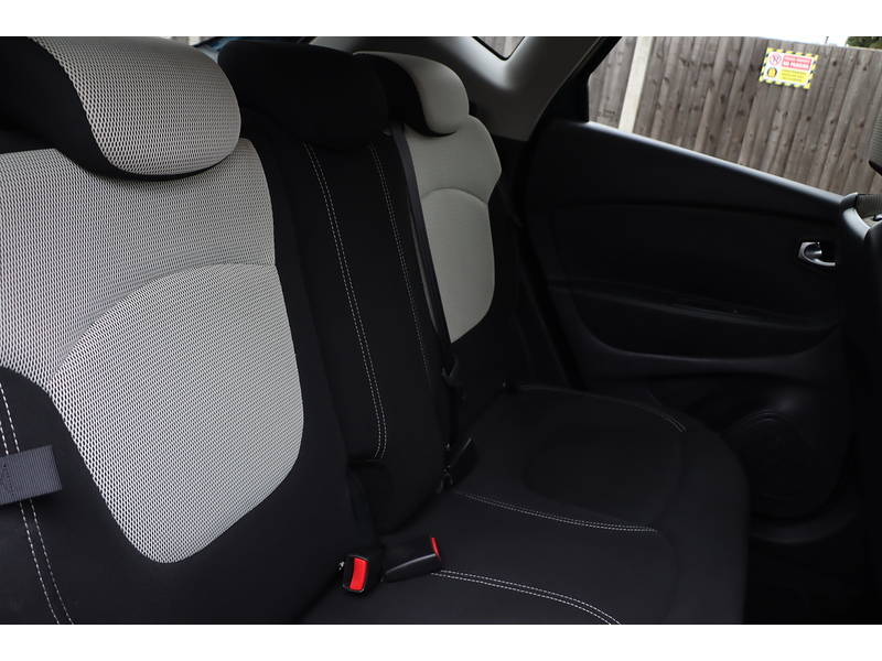 Renault 0.9 TCE ENERGY ICONIC SUV 5DR PETROL MANUAL SAT NAV BLUETOOTH STEREO AUX/USB INPUT PARKING AIDS JUST 2 OWNERS ONLY 75000 MILES SH NO ULEZ CHARGE 72-74 Mitcham Road