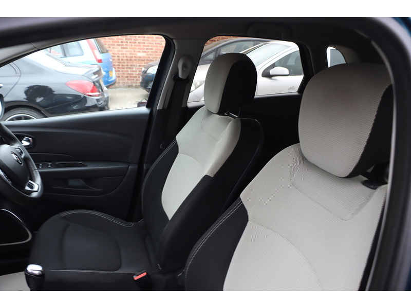 Renault 0.9 TCE ENERGY ICONIC SUV 5DR PETROL MANUAL SAT NAV BLUETOOTH STEREO AUX/USB INPUT PARKING AIDS JUST 2 OWNERS ONLY 75000 MILES SH NO ULEZ CHARGE 72-74 Mitcham Road