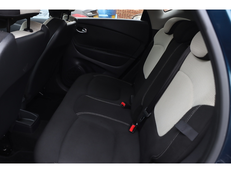 Renault 0.9 TCE ENERGY ICONIC SUV 5DR PETROL MANUAL SAT NAV BLUETOOTH STEREO AUX/USB INPUT PARKING AIDS JUST 2 OWNERS ONLY 75000 MILES SH NO ULEZ CHARGE 72-74 Mitcham Road