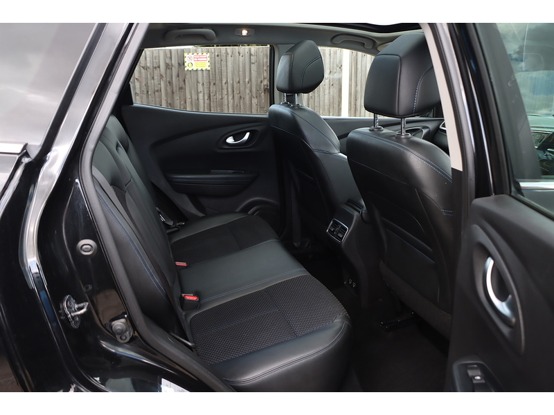 Renault 1.3 TCE S EDITION SUV 5DR PETROL MANUAL PAN ROOF SAT NAV BLUETOOTH DAB STEREO APPLE CARPLAY REAR CAMERA PARKING AIDS JUST 2 OWNERS ONLY 43000 MILES SH 72-74 Mitcham Road