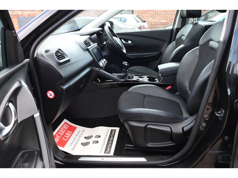 Renault 1.3 TCE S EDITION SUV 5DR PETROL MANUAL PAN ROOF SAT NAV BLUETOOTH DAB STEREO APPLE CARPLAY REAR CAMERA PARKING AIDS JUST 2 OWNERS ONLY 43000 MILES SH 72-74 Mitcham Road