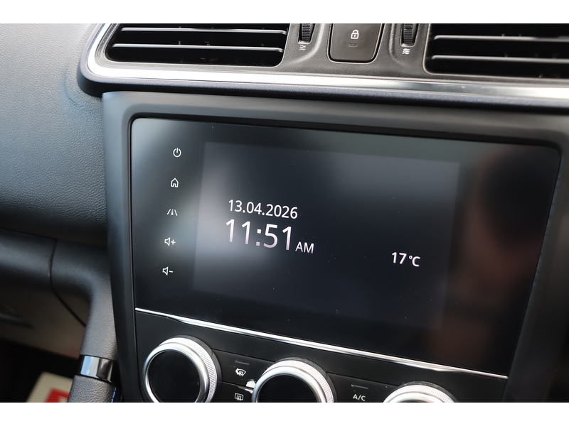 Renault 1.3 TCE S EDITION SUV 5DR PETROL MANUAL PAN ROOF SAT NAV BLUETOOTH DAB STEREO APPLE CARPLAY REAR CAMERA PARKING AIDS JUST 2 OWNERS ONLY 43000 MILES SH 72-74 Mitcham Road