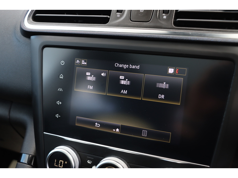 Renault 1.3 TCE S EDITION SUV 5DR PETROL MANUAL PAN ROOF SAT NAV BLUETOOTH DAB STEREO APPLE CARPLAY REAR CAMERA PARKING AIDS JUST 2 OWNERS ONLY 43000 MILES SH 72-74 Mitcham Road