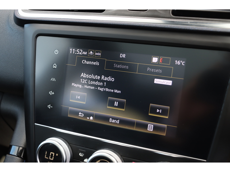 Renault 1.3 TCE S EDITION SUV 5DR PETROL MANUAL PAN ROOF SAT NAV BLUETOOTH DAB STEREO APPLE CARPLAY REAR CAMERA PARKING AIDS JUST 2 OWNERS ONLY 43000 MILES SH 72-74 Mitcham Road