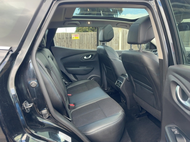 Renault 1.3 TCE S EDITION SUV 5DR PETROL MANUAL PAN ROOF SAT NAV BLUETOOTH DAB STEREO APPLE CARPLAY REAR CAMERA PARKING AIDS JUST 2 OWNERS ONLY 43000 MILES SH 72-74 Mitcham Road