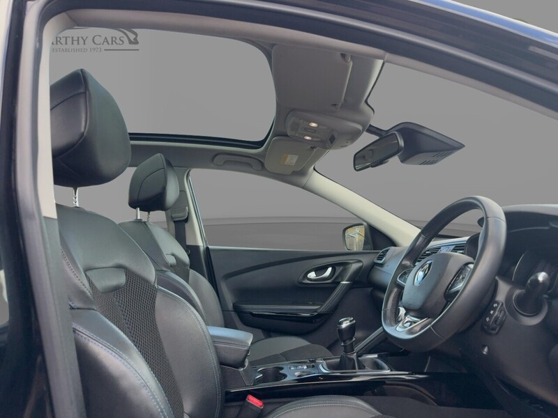 Renault 1.3 TCE S EDITION SUV 5DR PETROL MANUAL PAN ROOF SAT NAV BLUETOOTH DAB STEREO APPLE CARPLAY REAR CAMERA PARKING AIDS JUST 2 OWNERS ONLY 43000 MILES SH 72-74 Mitcham Road