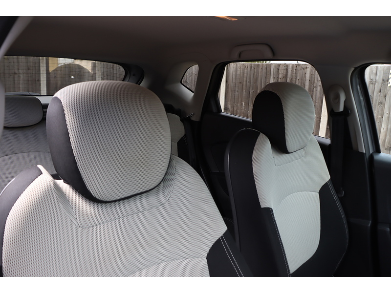Renault 1.3 TCE ENERGY ICONIC SUV 5DR PETROL EDC AUTO SAT NAV BLUETOOTH STEREO AUX/USB INPUT PARKING AIDS ONLY 29000 MILES FSH NO ULEZ CHARGE 72-74 Mitcham Road