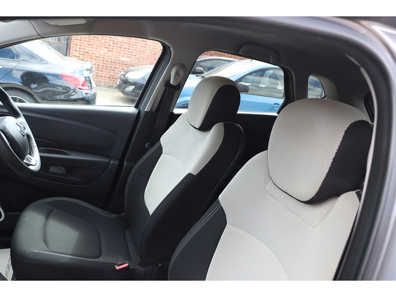 Renault 1.3 TCE ENERGY ICONIC SUV 5DR PETROL EDC AUTO SAT NAV BLUETOOTH STEREO AUX/USB INPUT PARKING AIDS ONLY 29000 MILES FSH NO ULEZ CHARGE 72-74 Mitcham Road
