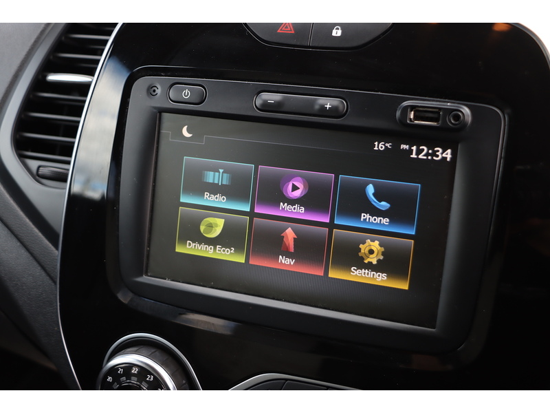Renault 1.3 TCE ENERGY ICONIC SUV 5DR PETROL EDC AUTO SAT NAV BLUETOOTH STEREO AUX/USB INPUT PARKING AIDS ONLY 29000 MILES FSH NO ULEZ CHARGE 72-74 Mitcham Road