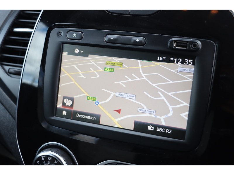 Renault 1.3 TCE ENERGY ICONIC SUV 5DR PETROL EDC AUTO SAT NAV BLUETOOTH STEREO AUX/USB INPUT PARKING AIDS ONLY 29000 MILES FSH NO ULEZ CHARGE 72-74 Mitcham Road