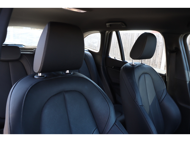 BMW 1.5 25E 10KWH M SPORT SUV 5DR PETROL PLUG-IN HYBRID XDRIVE AUTO HEATED SEATS SAT NAV BLUETOOTH APPLE CARPLAY PARKING AIDS JUST 1 OWNER 61000 MILES FSH 72-74 Mitcham Road