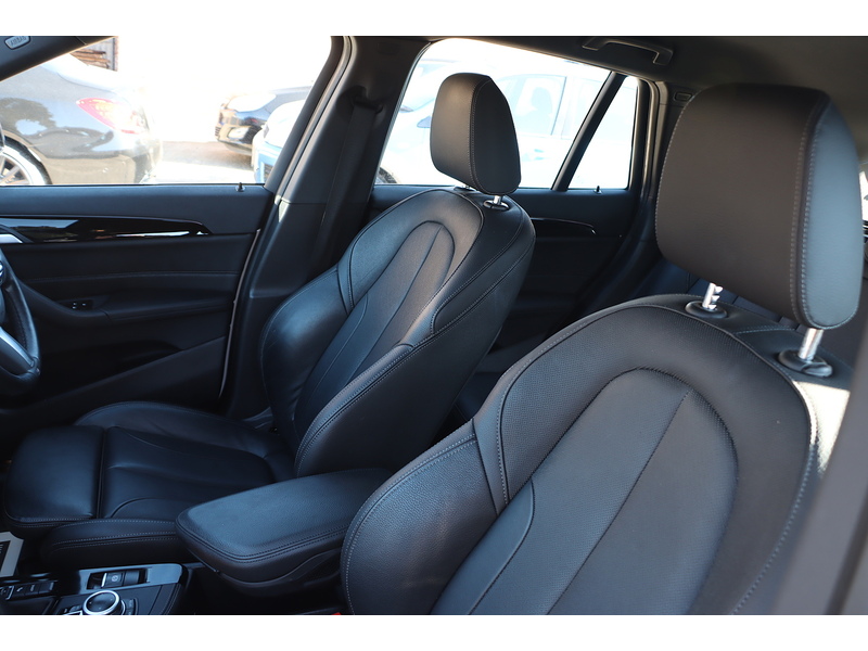 BMW 1.5 25E 10KWH M SPORT SUV 5DR PETROL PLUG-IN HYBRID XDRIVE AUTO HEATED SEATS SAT NAV BLUETOOTH APPLE CARPLAY PARKING AIDS JUST 1 OWNER 61000 MILES FSH 72-74 Mitcham Road