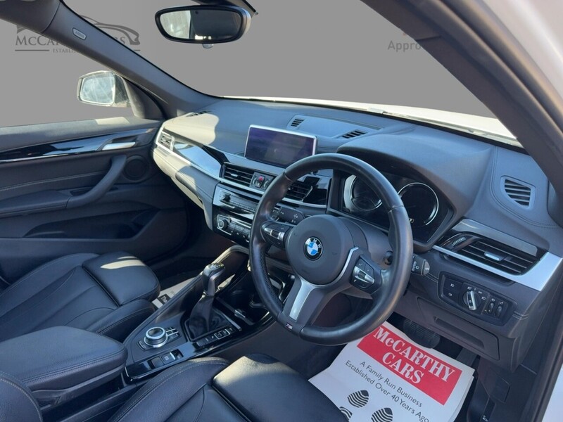BMW 1.5 25E 10KWH M SPORT SUV 5DR PETROL PLUG-IN HYBRID XDRIVE AUTO HEATED SEATS SAT NAV BLUETOOTH APPLE CARPLAY PARKING AIDS JUST 1 OWNER 61000 MILES FSH 72-74 Mitcham Road