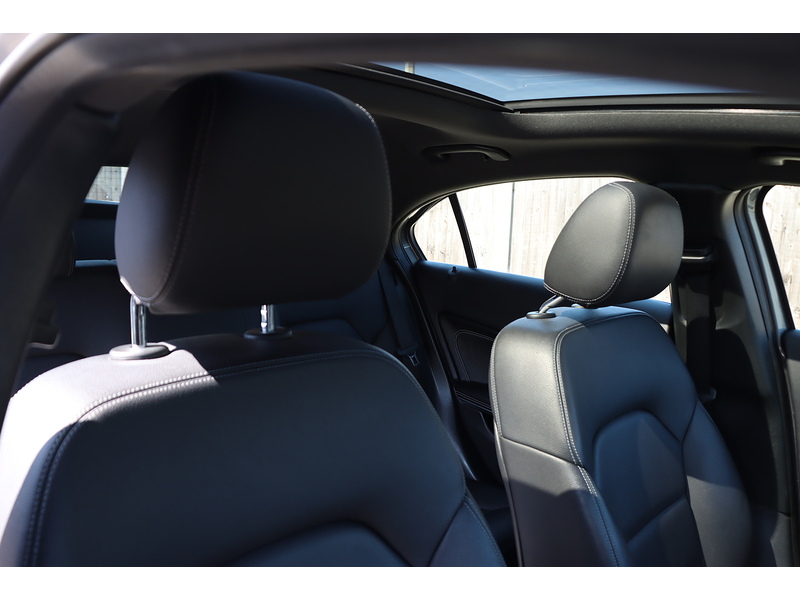 Mercedes-Benz A180D 1.5 SPORT (PREMIUM PLUS) HATCHBACK 5DR DIESEL 7G-DCT AUTO PAN ROOF HEATED SEATS SAT NAV APPLE CARPLAY REAR CAMERA 43000 MILES SH JUST £20 TO TAX 72-74 Mitcham Road